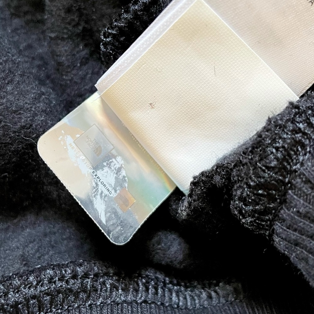 The North Face Women’s Edge To Edge Pullover Hoodie In Black - Picture 6 of 6